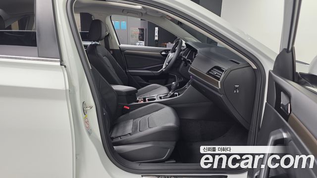 Volkswagen Jetta 2021 — photo 17