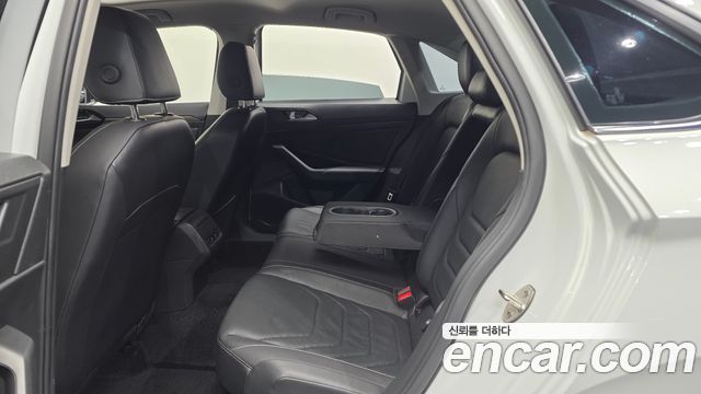 Volkswagen Jetta 2021 — photo 18
