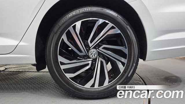 Volkswagen Jetta 2021 — photo 7