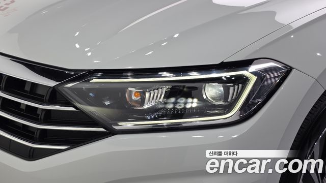 Volkswagen Jetta 2021 — photo 8