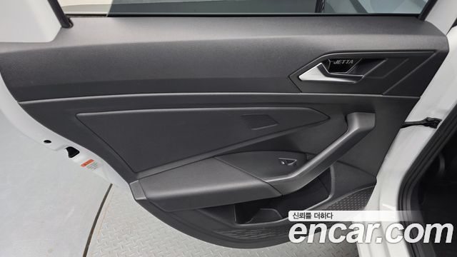 Volkswagen Jetta 2021 — photo 15