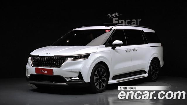 Kia Canival 2023 — photo 1