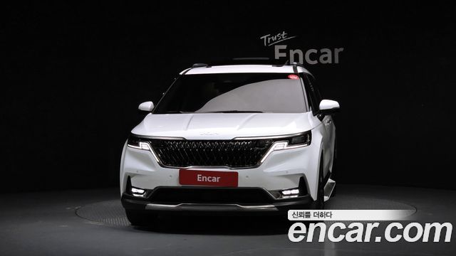 Kia Canival 2023 — photo 3