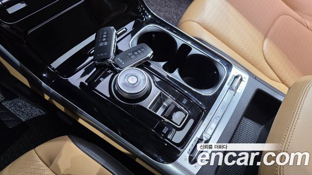 Kia Canival 2023 — photo 9