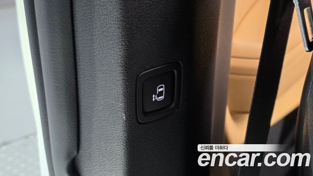 Kia Canival 2023 — photo 17