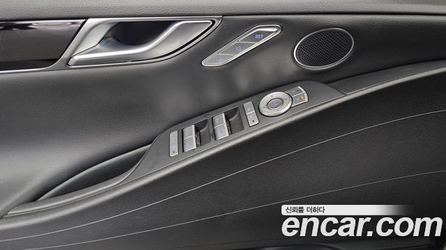 Genesis G80 2022 — photo 27