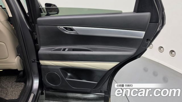 Genesis GV80 2020 — photo 15