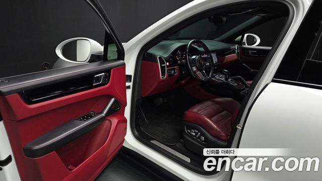 Porsche Cayenne 2020 — photo 13