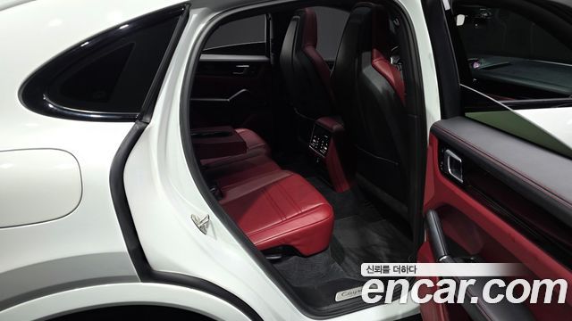 Porsche Cayenne 2020 — photo 18