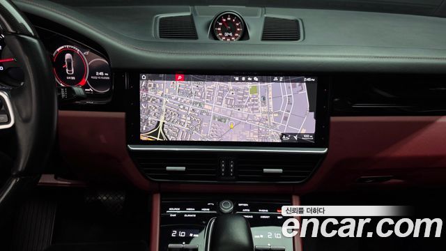 Porsche Cayenne 2020 — photo 20