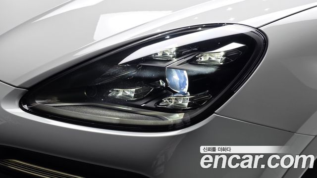Porsche Cayenne 2020 — photo 8