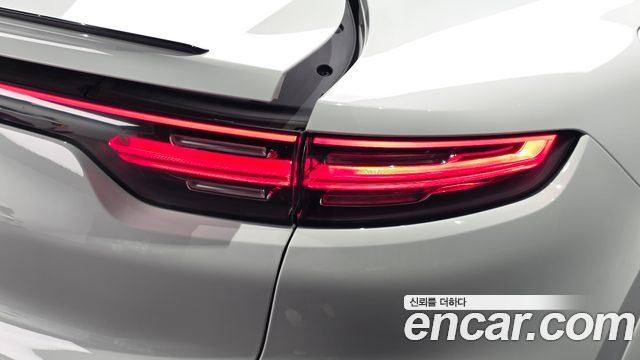 Porsche Cayenne 2020 — photo 9