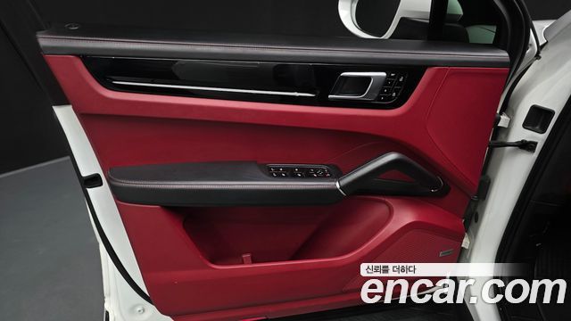 Porsche Cayenne 2020 — photo 14