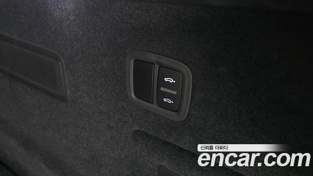 Porsche Cayenne 2020 — photo 32