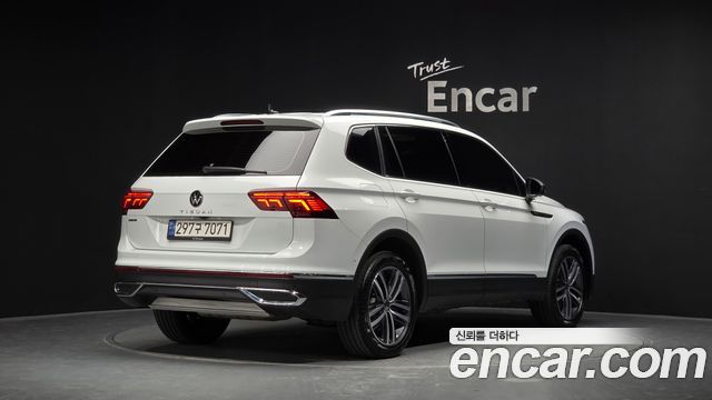 Volkswagen Tiguan 2023 — photo 2