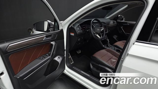 Volkswagen Tiguan 2023 — photo 10