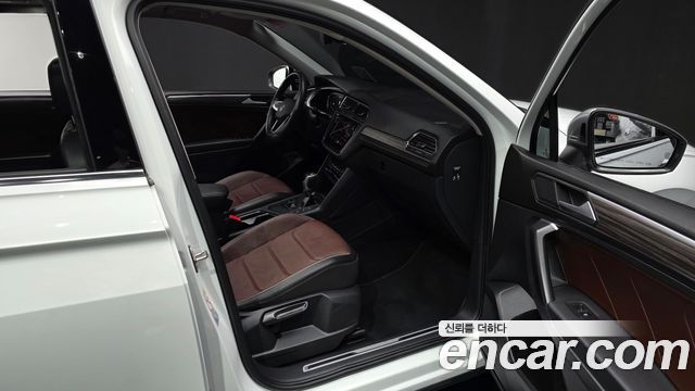 Volkswagen Tiguan 2023 — photo 11
