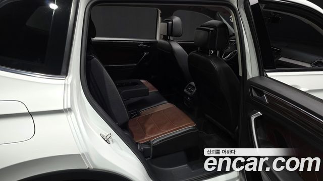Volkswagen Tiguan 2023 — photo 12