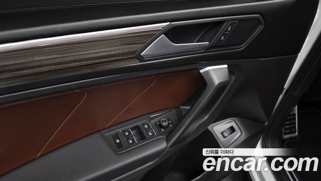 Volkswagen Tiguan 2023 — photo 18