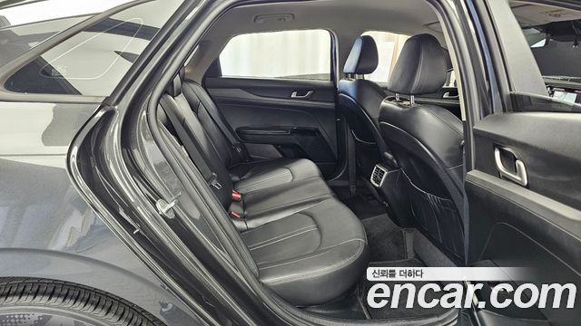 Kia K5 2022 — photo 17
