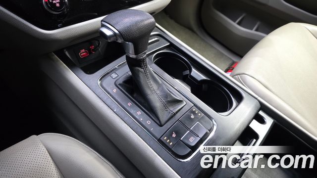 Kia Canival 2017 — photo 12