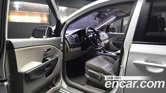 Kia Canival 2017 — photo 13