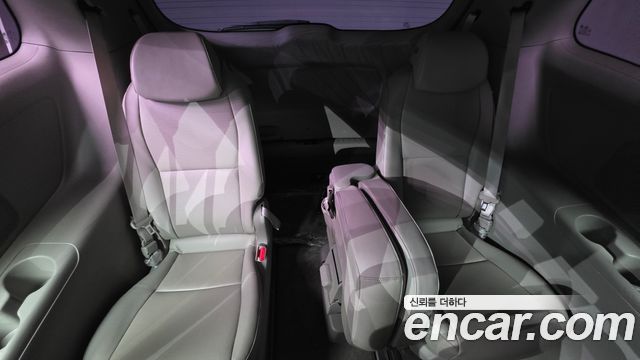 Kia Canival 2017 — photo 25