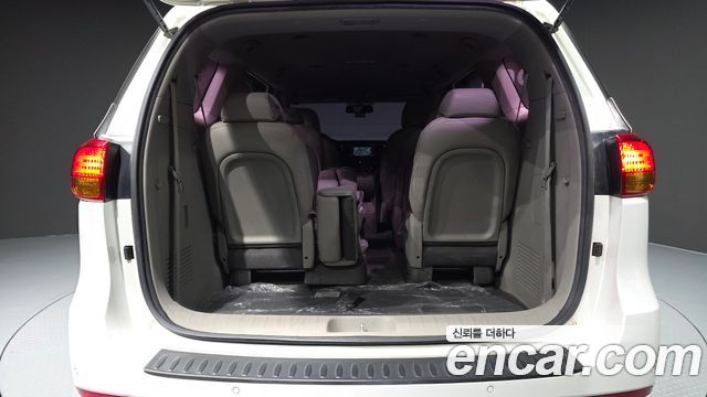 Kia Canival 2017 — photo 26