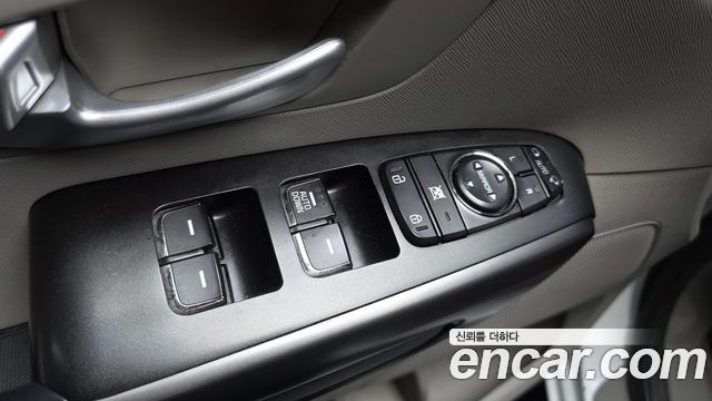 Kia Canival 2017 — photo 30