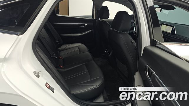 Hyundai Sonata 2023 — photo 17