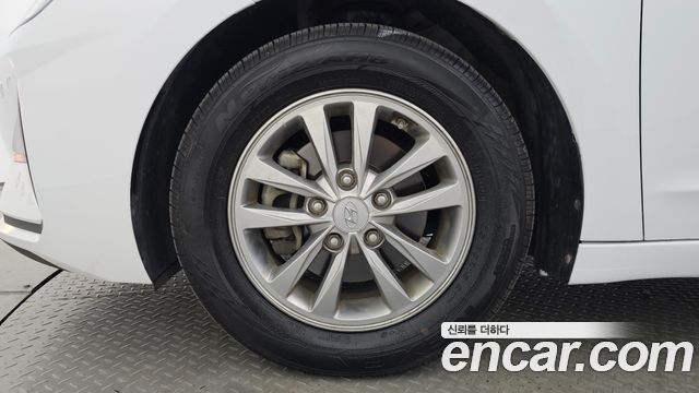 Hyundai AVANTE 2019 — photo 5
