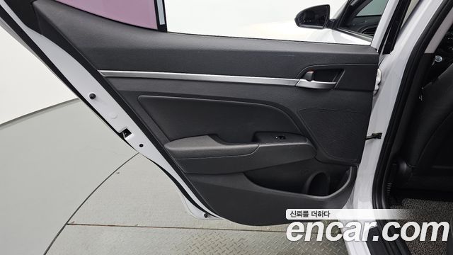 Hyundai AVANTE 2019 — photo 15