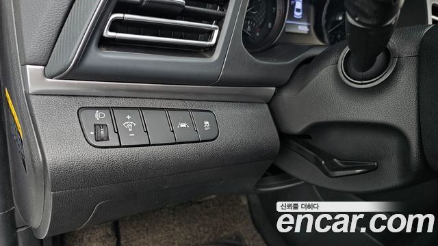 Hyundai AVANTE 2019 — photo 27