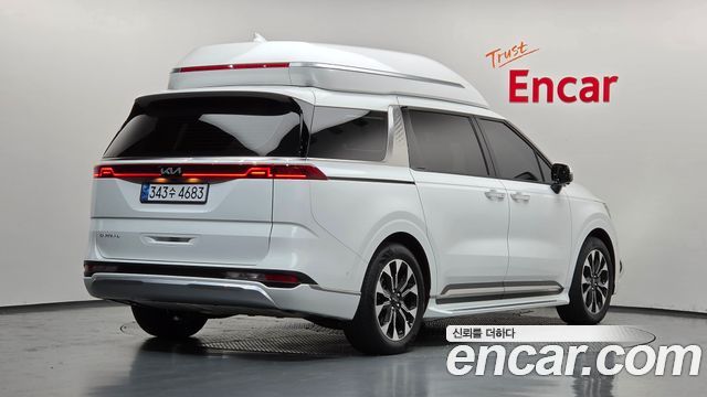 Kia Canival 2023 — photo 2