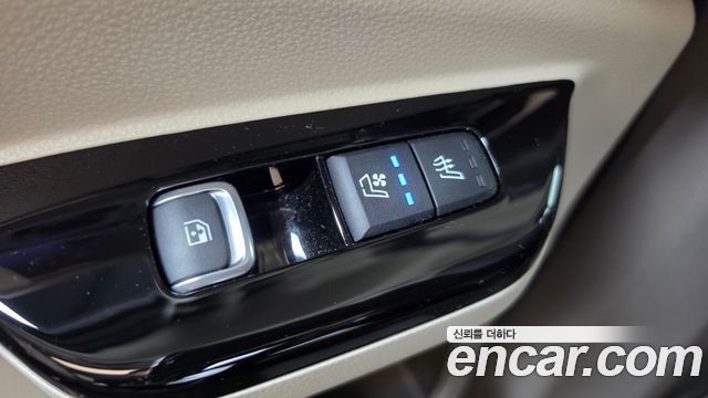 Kia Canival 2023 — photo 18