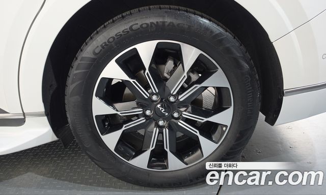 Kia Canival 2023 — photo 7