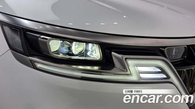 Kia Canival 2023 — photo 8