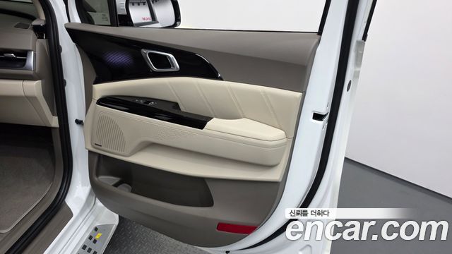 Kia Canival 2023 — photo 15