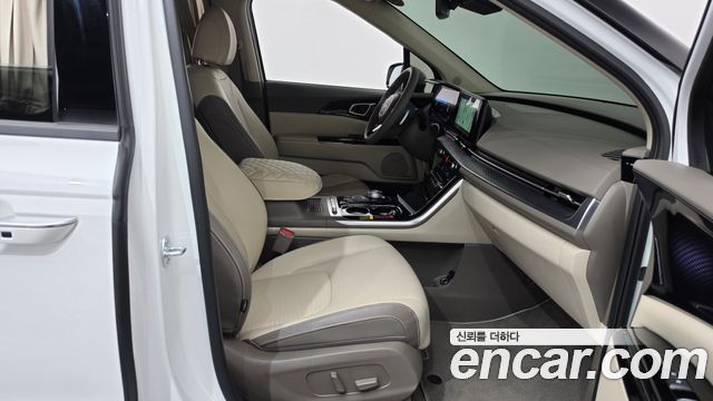 Kia Canival 2023 — photo 16