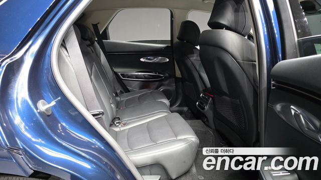 Genesis GV70 2021 — photo 12