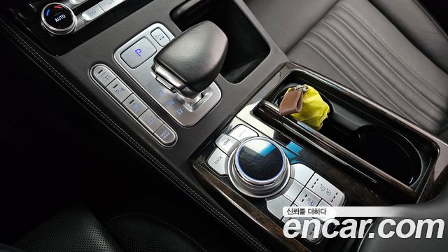 Genesis G90 2019 — photo 12