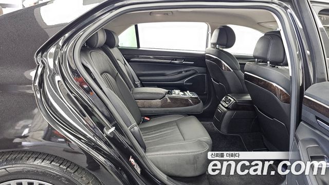 Genesis G90 2019 — photo 18