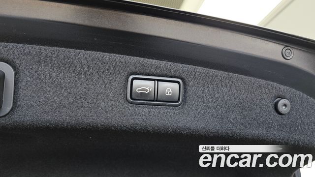 Genesis G90 2019 — photo 27