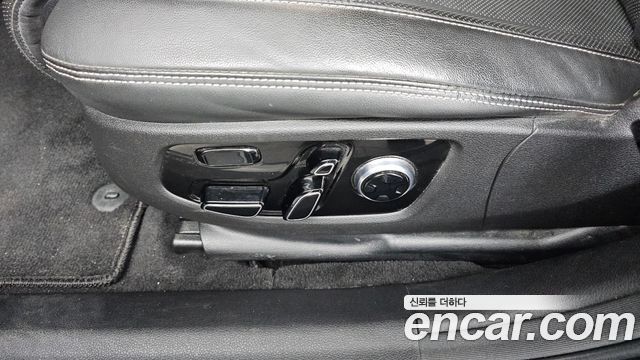 Genesis G90 2019 — photo 31