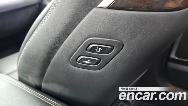 Genesis G90 2019 — photo 32