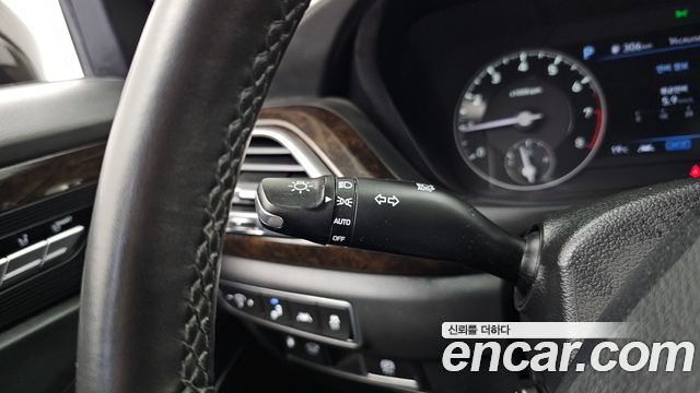 Genesis G90 2019 — photo 35