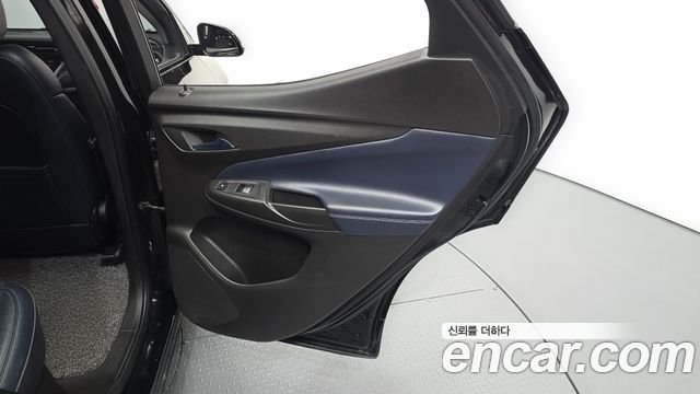 Chevrolet Korea 볼트 EUV 2022 — photo 15