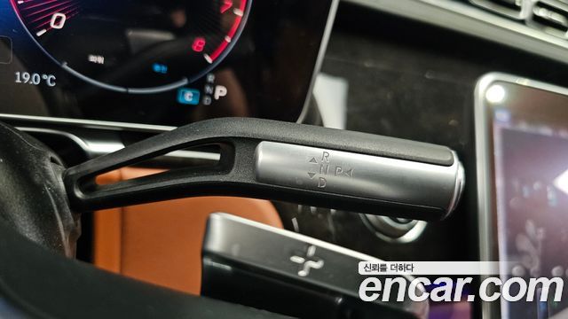 Mercedes-Benz S-Class 2021 — photo 9