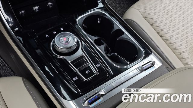 Kia Canival 2022 — photo 9