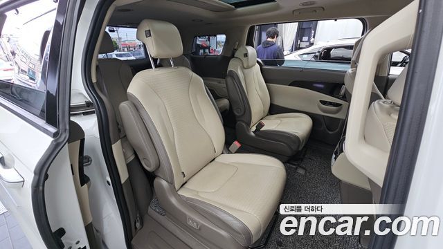 Kia Canival 2022 — photo 12